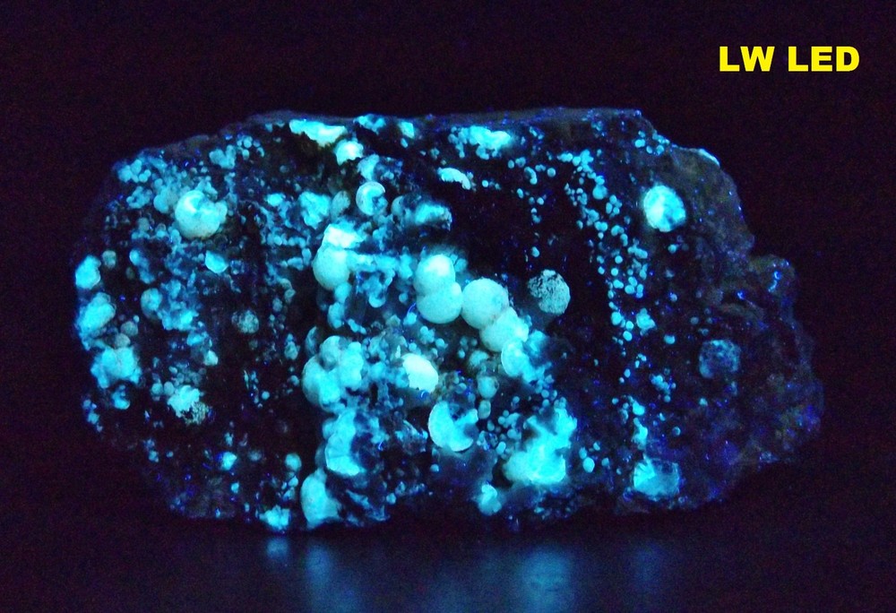 Fluorescent & phosphorescent Wavellite – Kreamer, Snyder Co., Pennsylvania