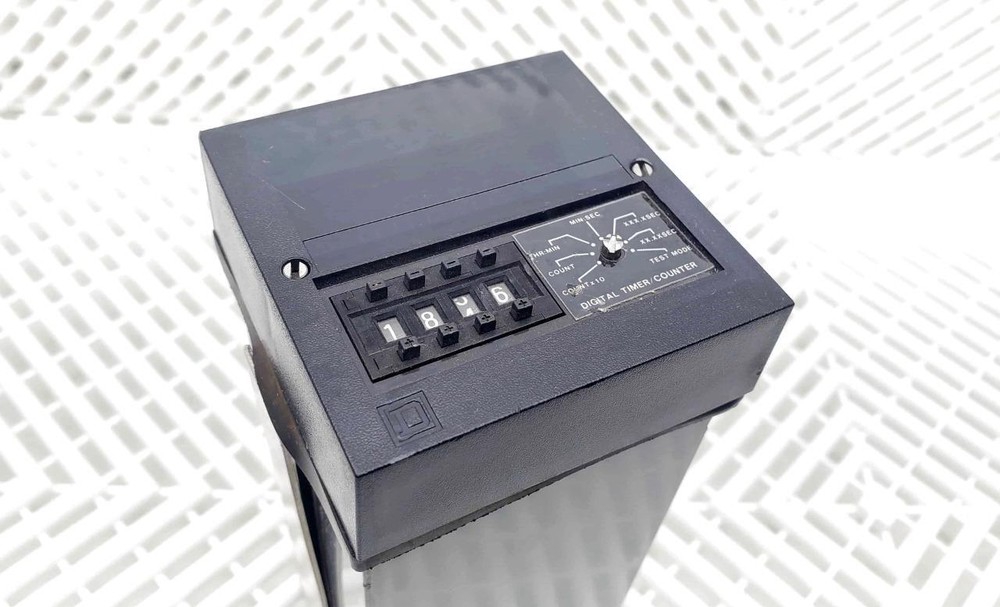 Schneider Square D 9050 PDH-11AA Timer Counter Module 120/240 VAC
