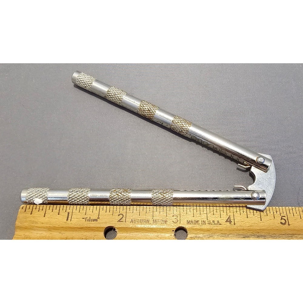 Vintage 4-1/ 2" Nut Cracker/Sheller - used