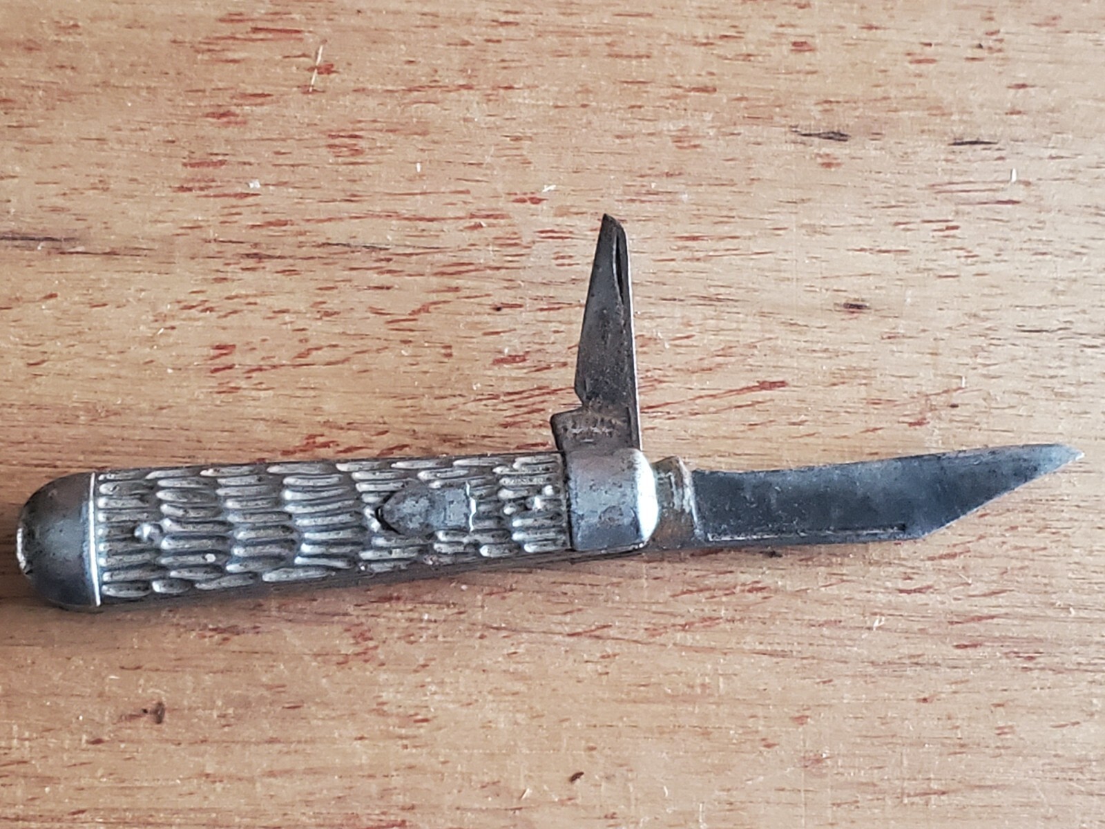 Vintage IMPERIAL 2 Blade Folding Pocket Knife Metal Handles NO Snap Rough Bad