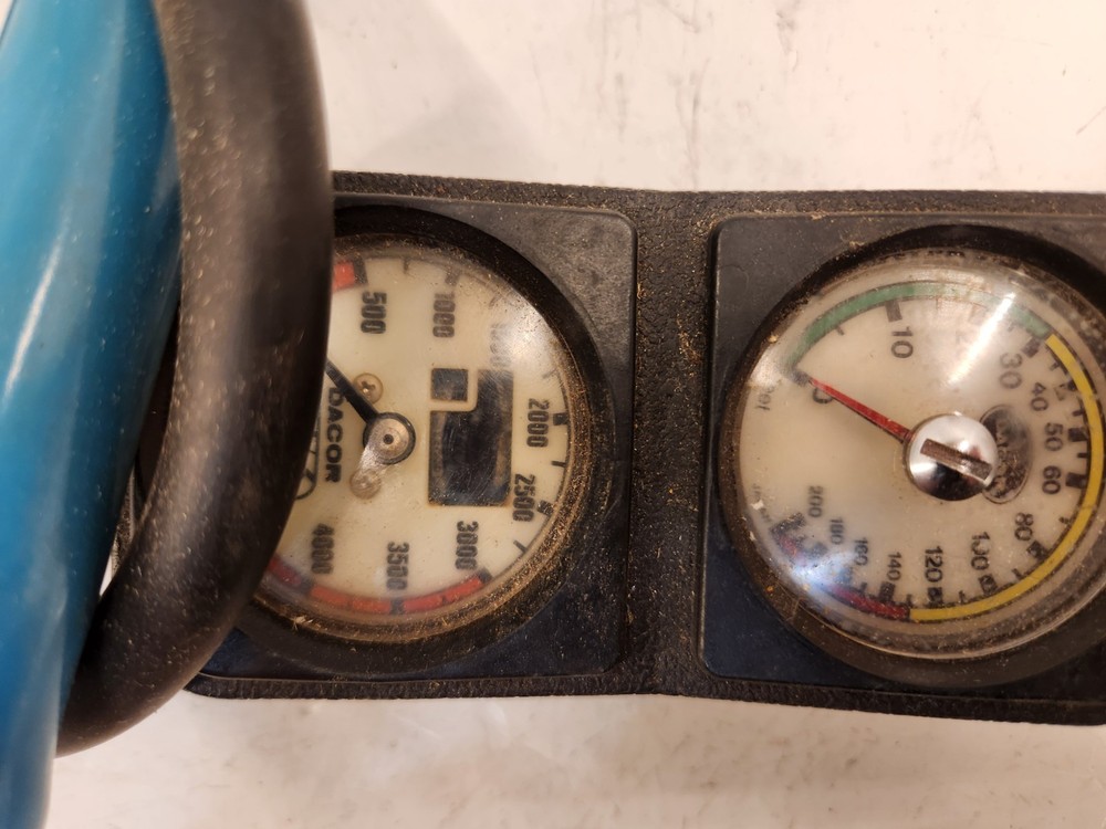 SCUBA DIVING PRE-OWNED DACOR SCUBA GUAGE UNTESTED