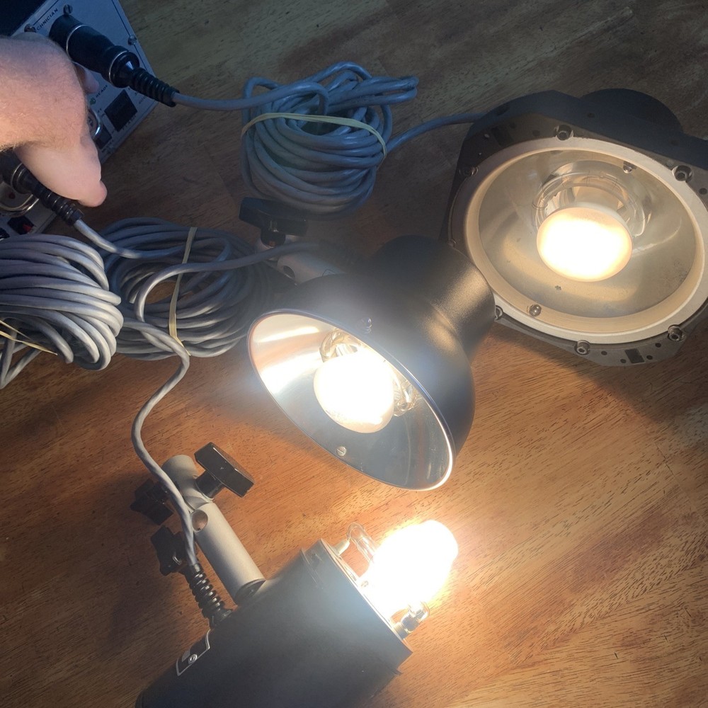 Novatron 1200 VR 4-Head Flash Strobe Light Kit - 3 Lights, Stands, READ TESTED