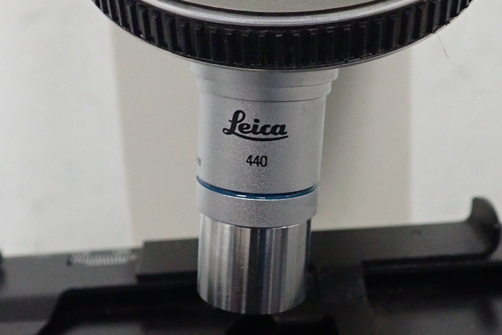 Leica ATC 2000 Binocular Microscope with 4x, 40x Achrom Objectives