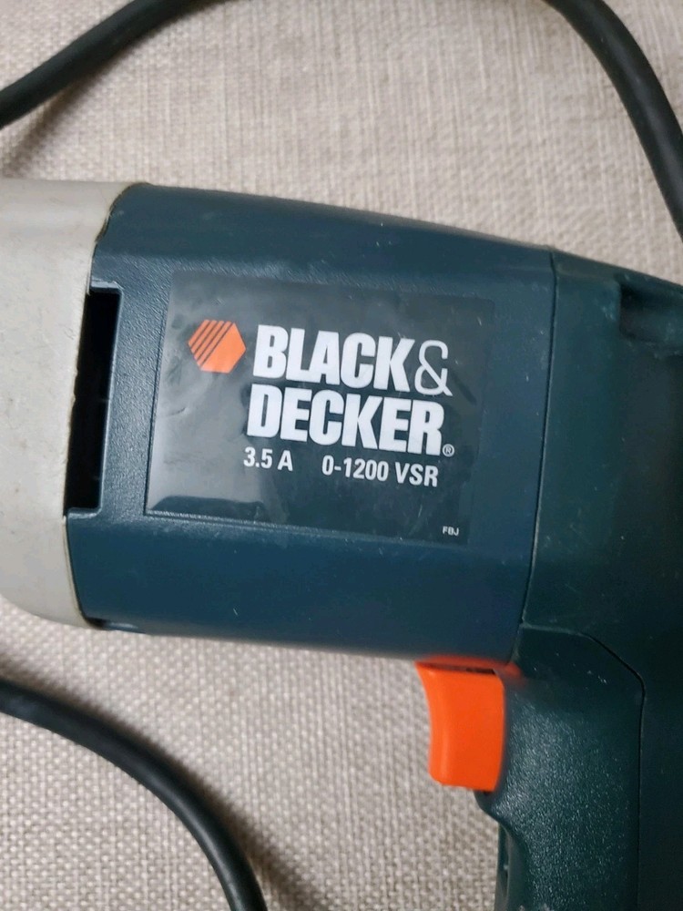 Vintage Black & Decker 5/8" Corded Drill w/ Case & 9 Bits