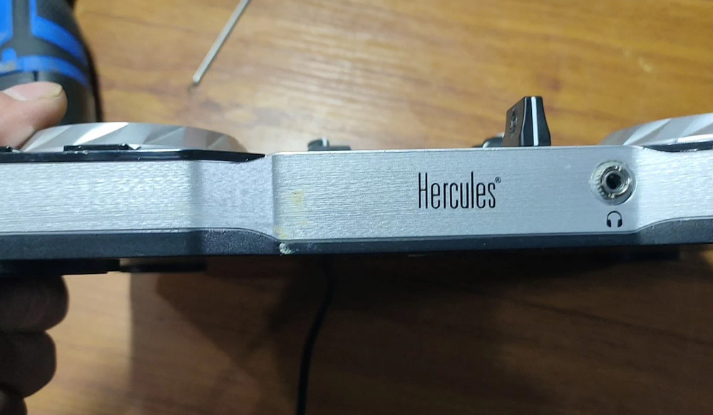 1pcs Hercules DJControl Instinct Mixer Console