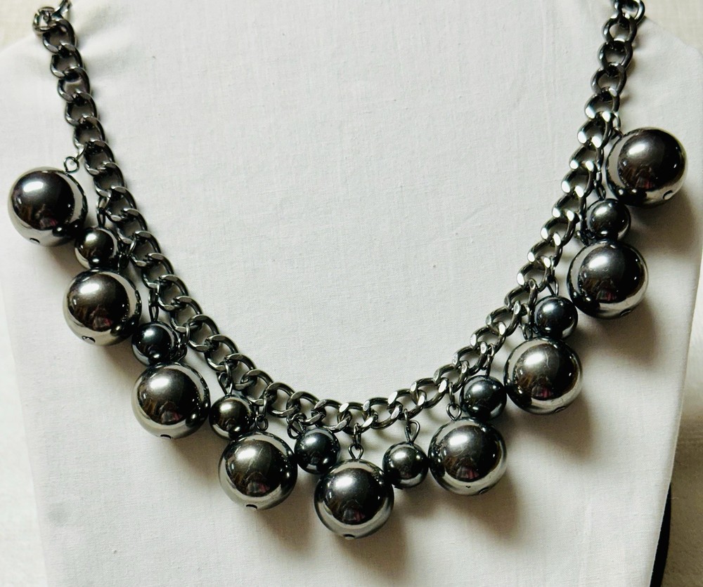 Gray Silvery Chunky Bead Dangle Bib Collar Necklace n0146