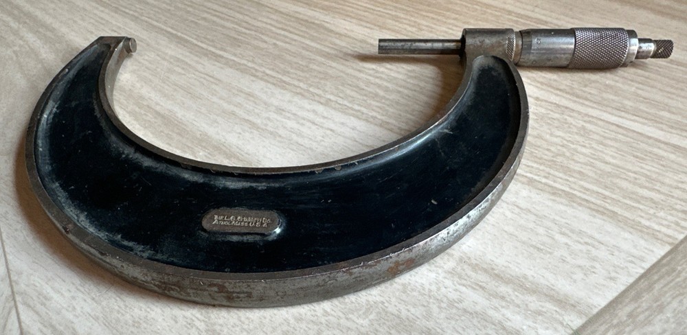 L.S. STARRETT No. 226 4"-5" OUTSIDE OD MICROMETER! Nice Shape!!