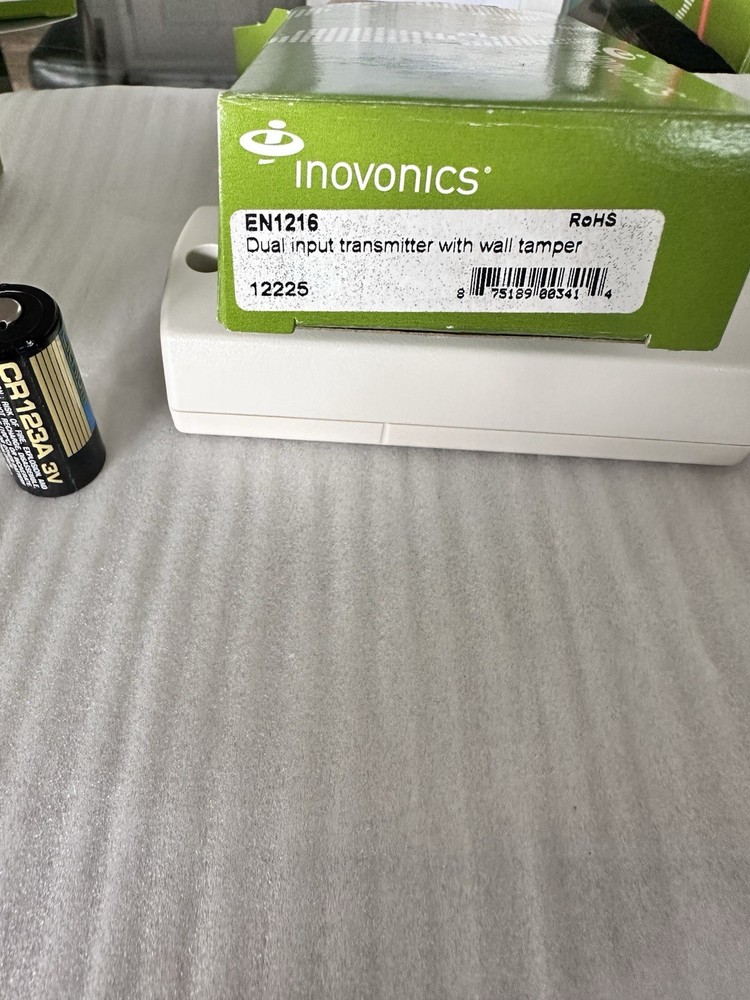 Inovonics EN1216 Dual Input Universal Transmitter with Wall Tamper
