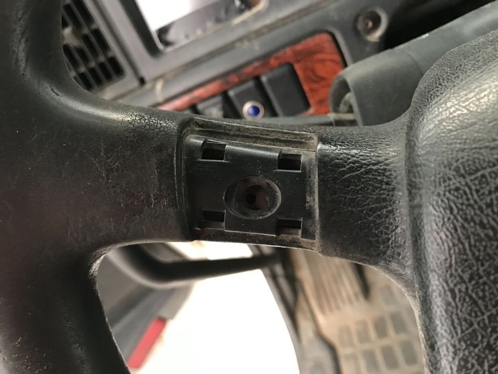 Volvo VNL Steering Column - Used
