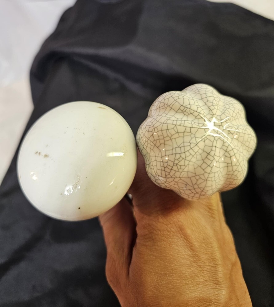 2 vtg White Ceramic & Porcelain Door Handles Knobs- G5-READ