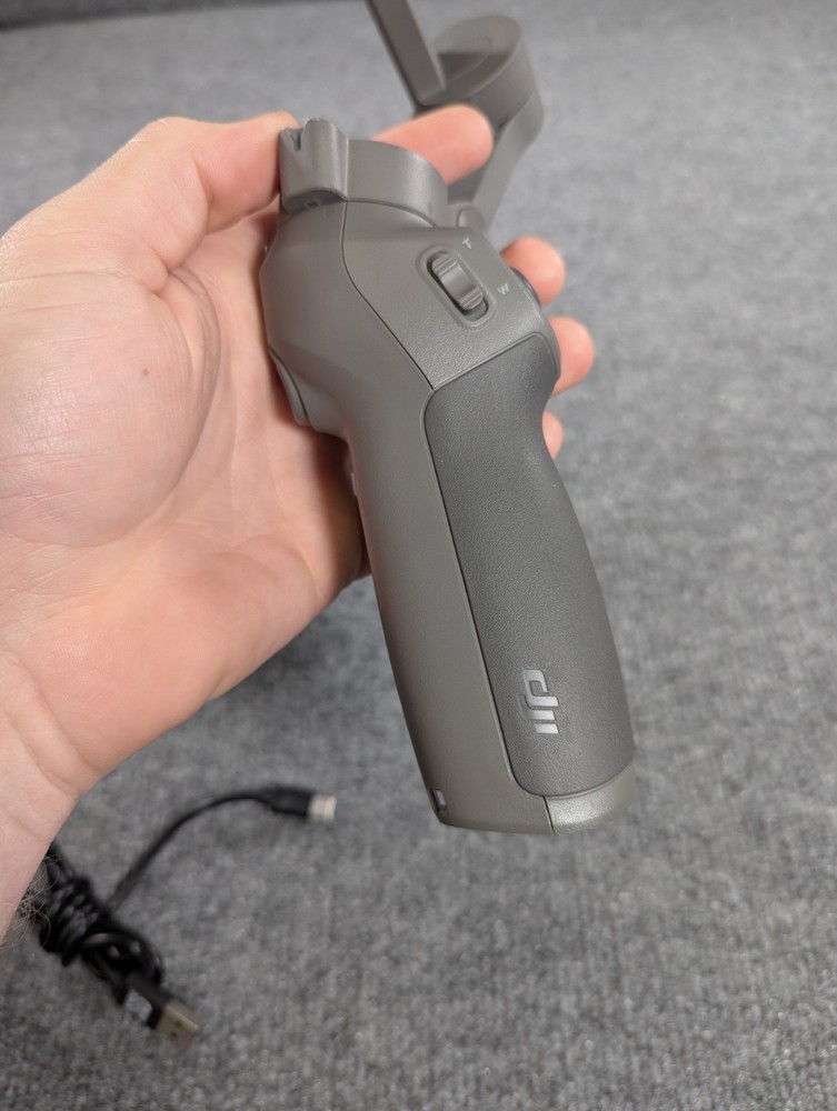 DJI Osmo Mobile 3 Combo - Gimbal Stabilizer