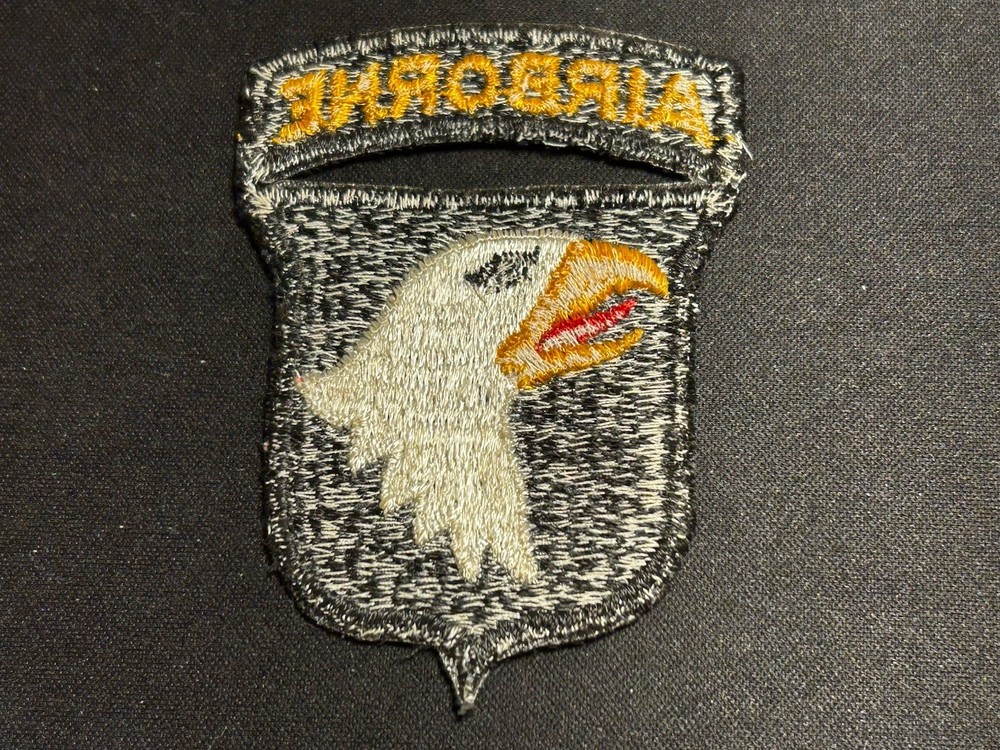 ORIGINAL WW2 101st AIRBORNE DIVISION WHITEBACK, CUTEDGE, ATTACHED TAB