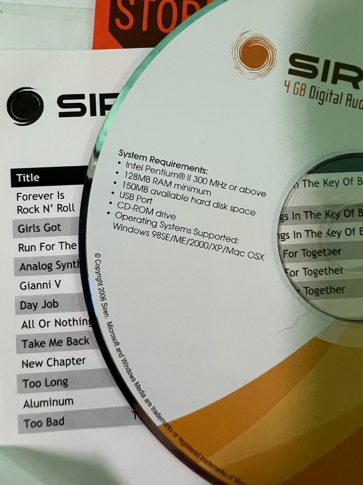 Siren 4 GB Digital Audio Player MP3 User's Guide CD Disc Only