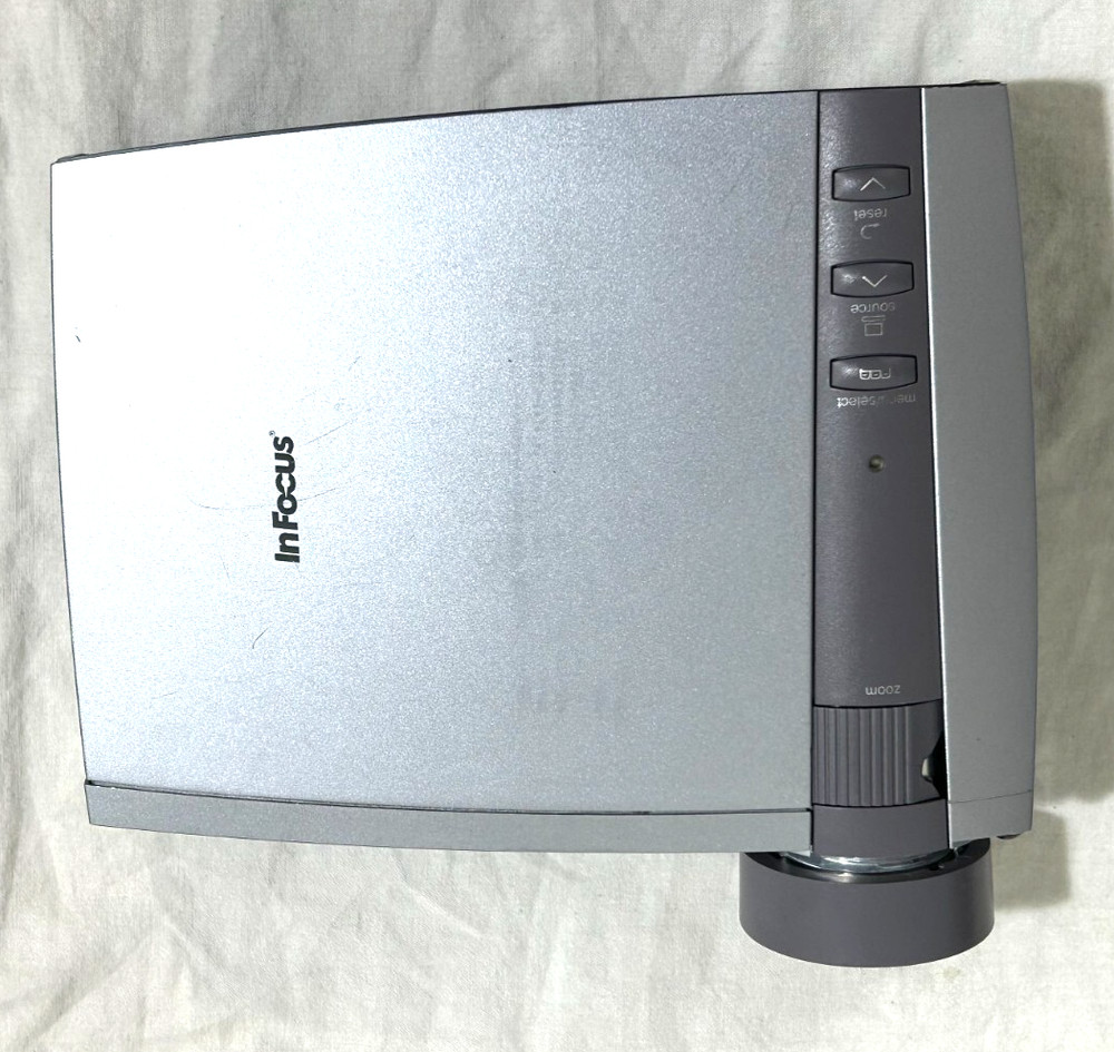 InFocus LP130 Projector - FOR PARTS