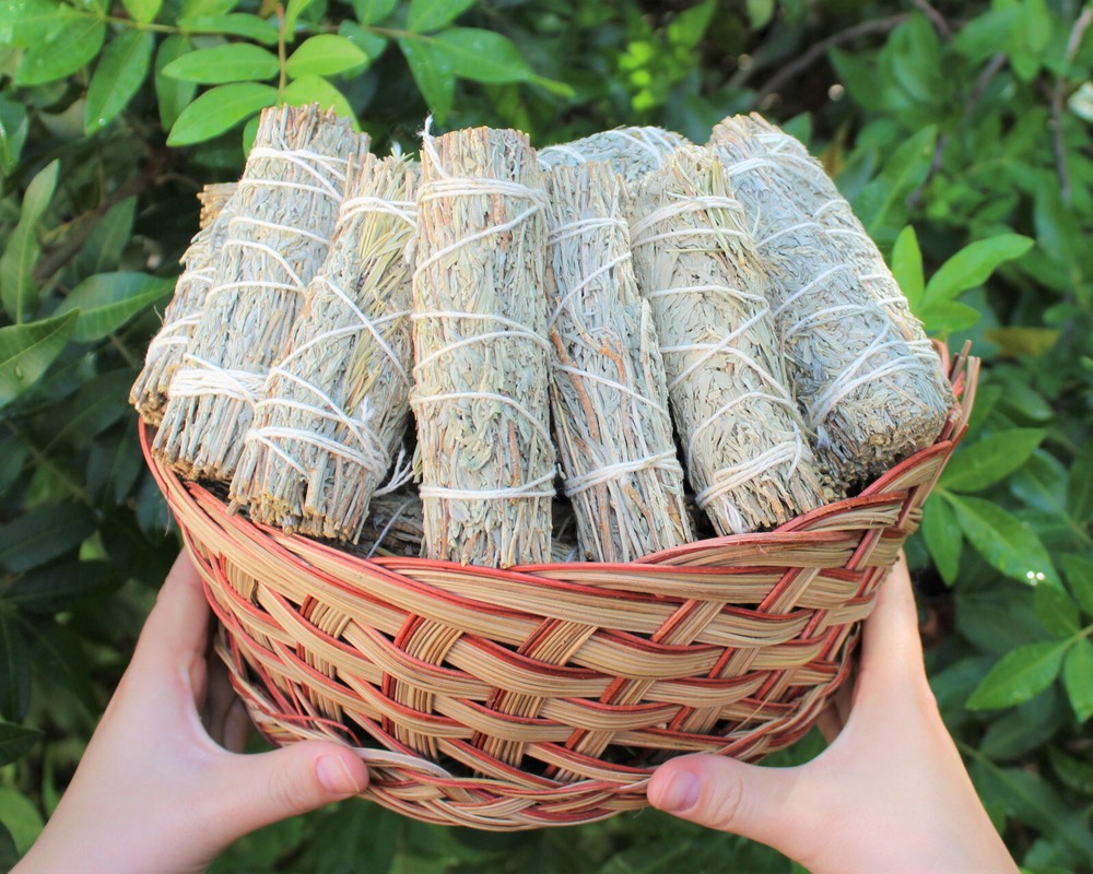 Prosperity Sage Smudge Stick 4" (Mountain Sage & Pinon Pine Blend)