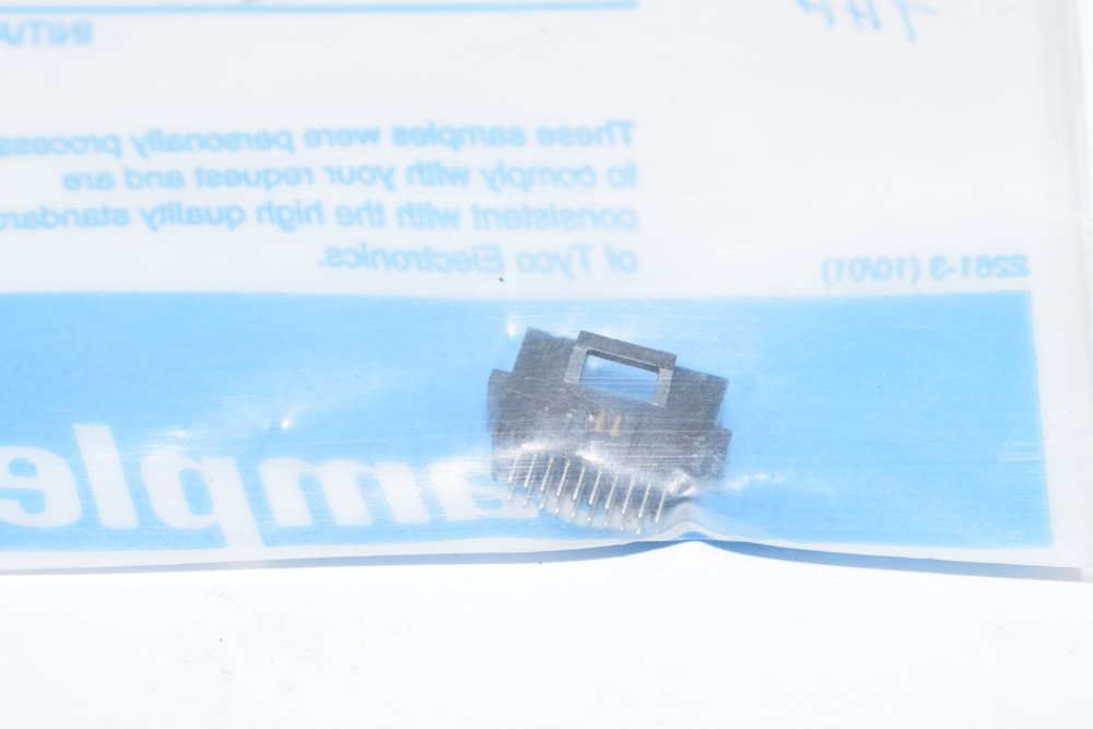 NEW TE Connectivity 104068-1 Connector Header Through Hole 20 position 0.050'' (