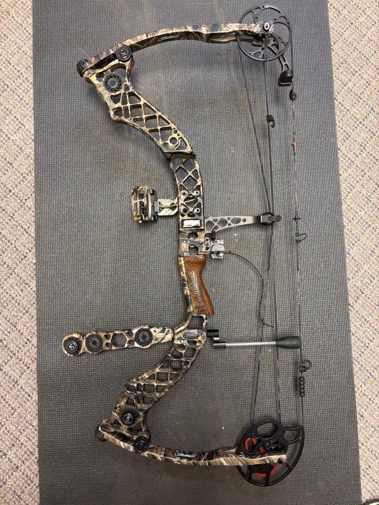Mathews Z2 Compound Bow 70# DW &30"DL
