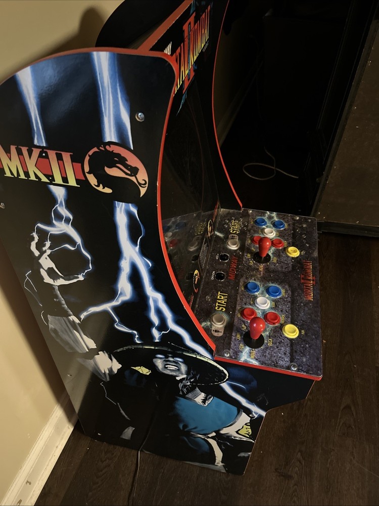 Mortal Kombat 2 Arcade Machine. Midway arcade 1 Up
