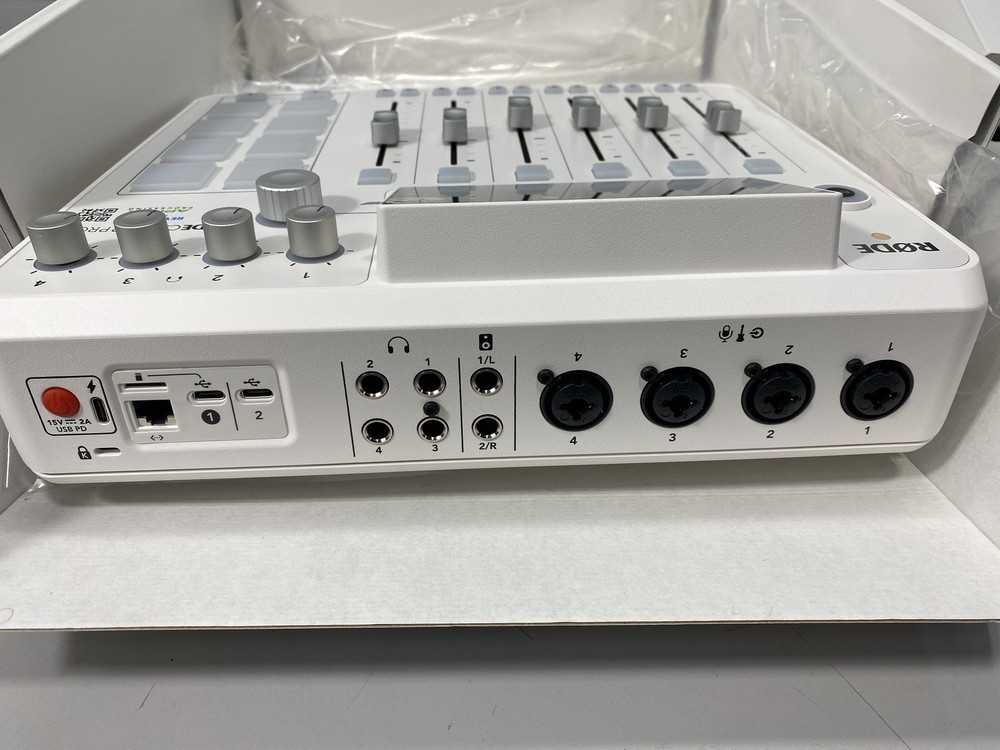 RODE - RODECASTER PRO II Integrated Audio Production Studio - White