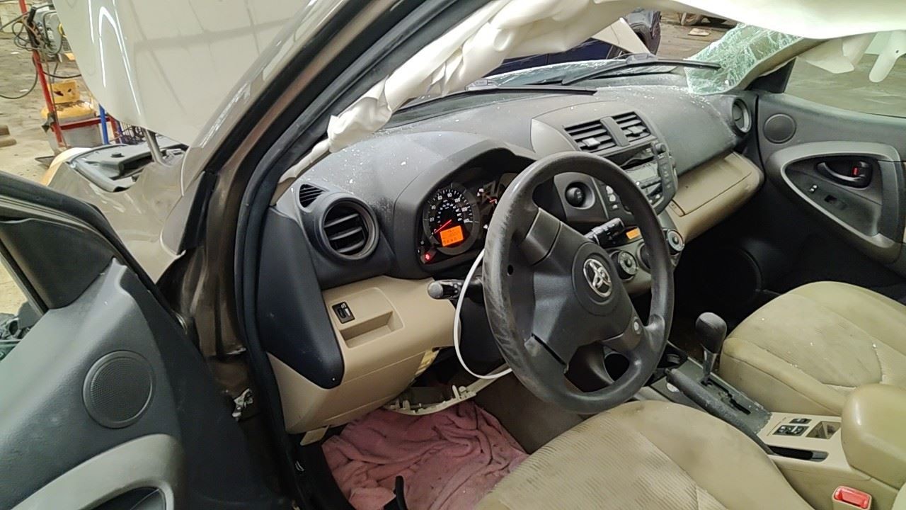 RAV 4 2010 Glove Box 7016339