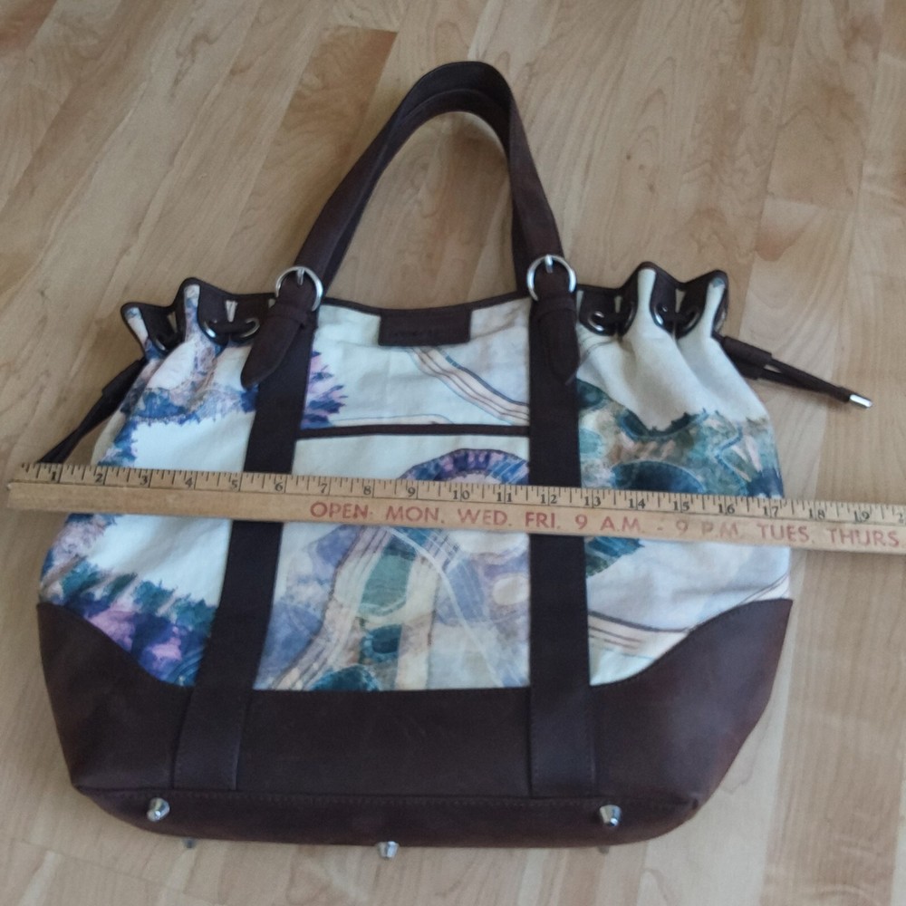 Louis Cardini Zip Top patterned Canvas Double Handle Tote stud feet bottom