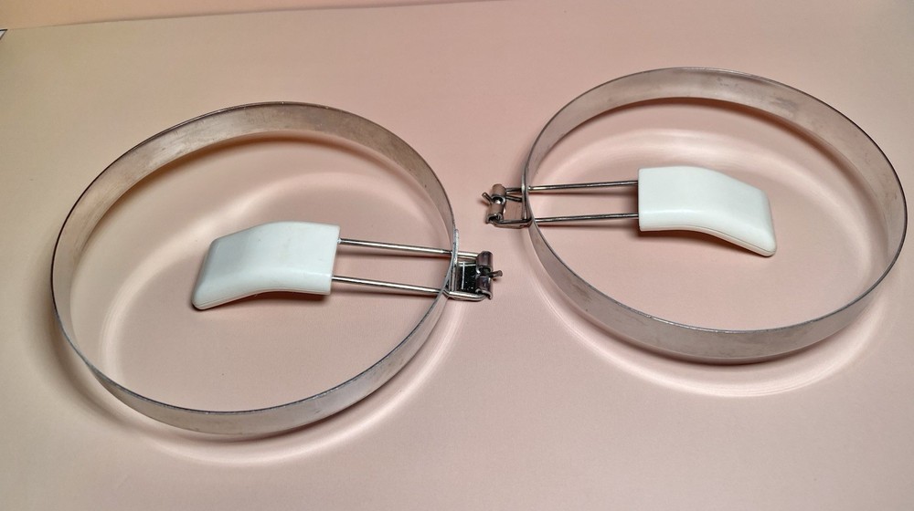 2 Round Shaped Fried Eggs Device Ring Circle Mold Omelette Pancake Kitchen