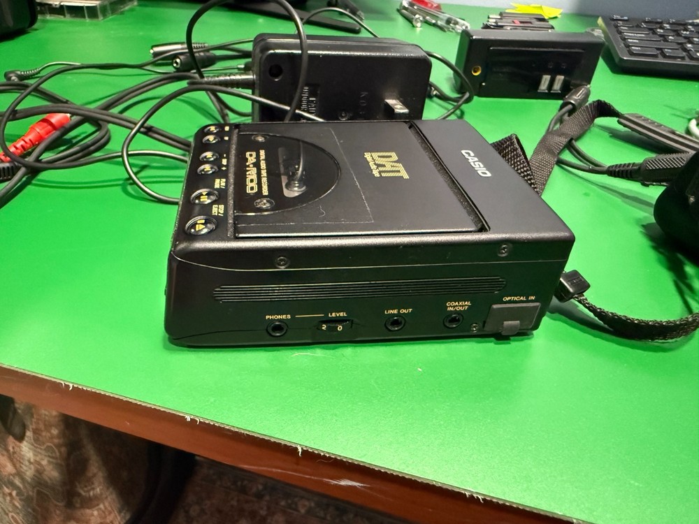 CASIO DA-R100 DAT Portable Recorder Player Very Rare with extras!