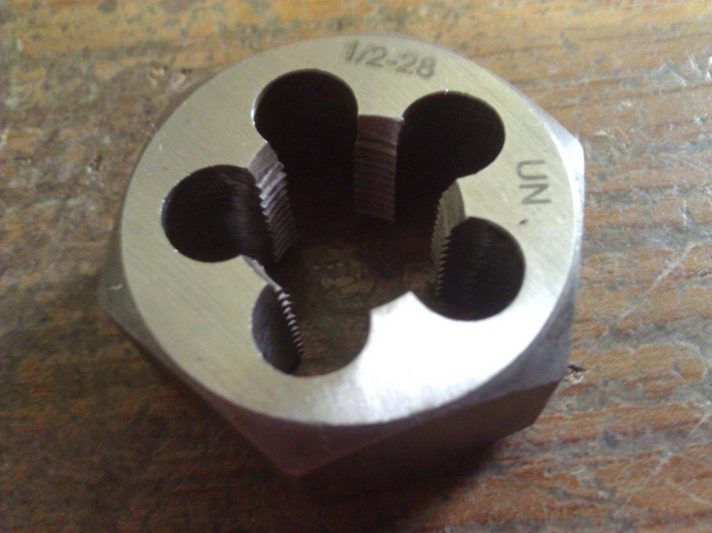 1/2"-28 CARBON STEEL HEXAGONAL RE-THREADING DIE