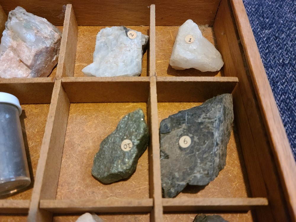 Box of Rocks and Minerals Specimens Kit 40 Samples Geology Science - Missing Key