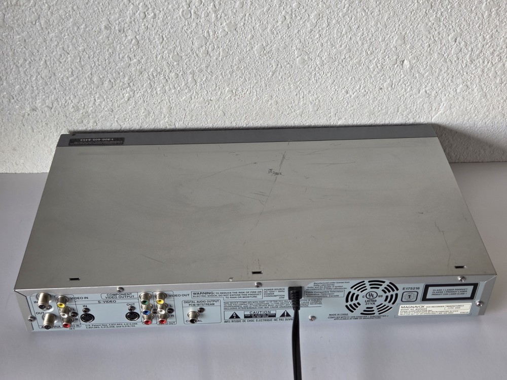 Magnavox MSR90D6 DVD Player/Recorder With AV Cables