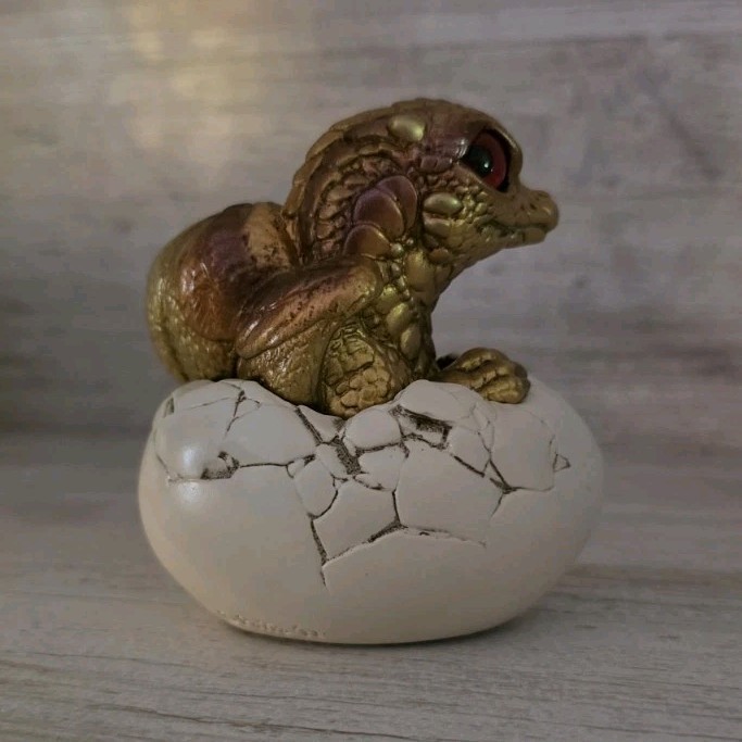 Windstone Editions Gold Hatching Dragon v2