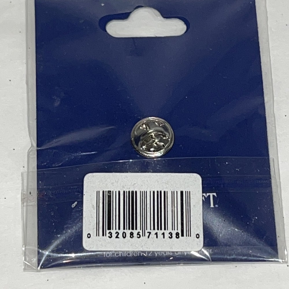 BOLD NORTH TAILGATE ZONE CUB TRADING PIN NEW WINCRAFT
