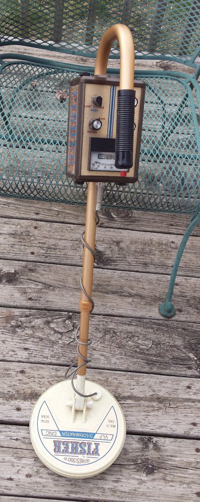 Fisher VLF 551-D Metal Detector - see description -