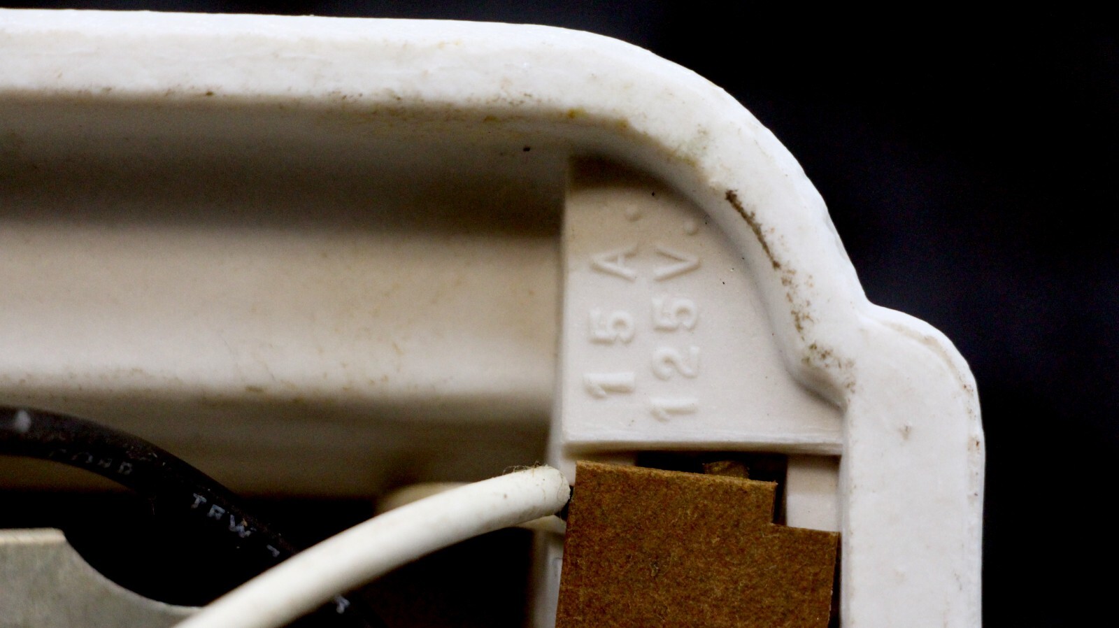 1920s Art Deco White Ceramic Bathroom Wall Sconce with Pull Chain