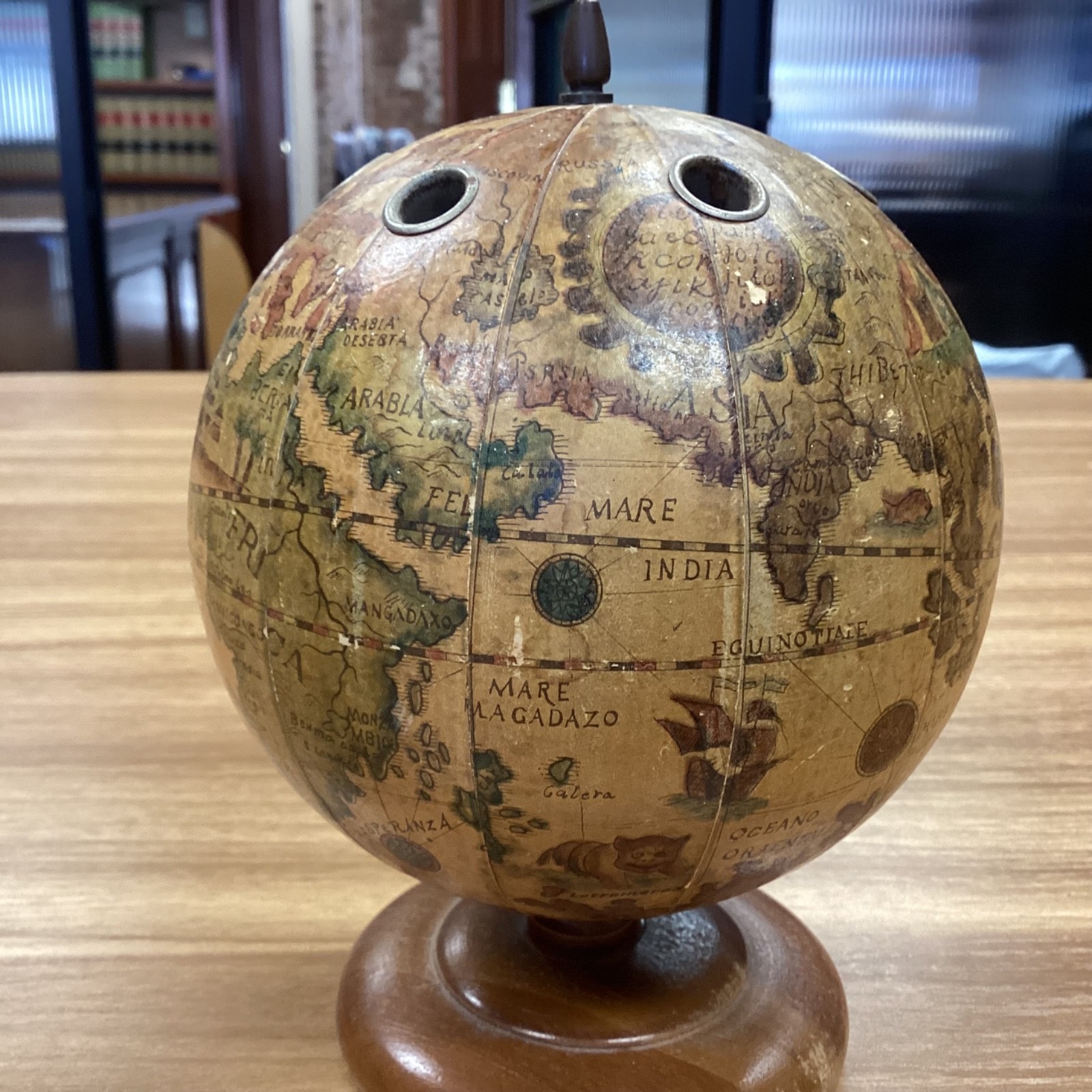 Vintage Wooden Earth Globe Pencil Pen Holder 4.5" Tall Desk Accessory