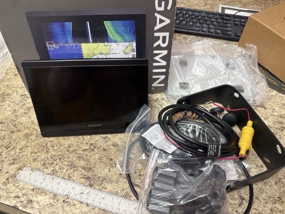 NOB GARMIN GPSMAP 723XSV Marin Chartplotter Sonar Combo Bundle Free Shipping