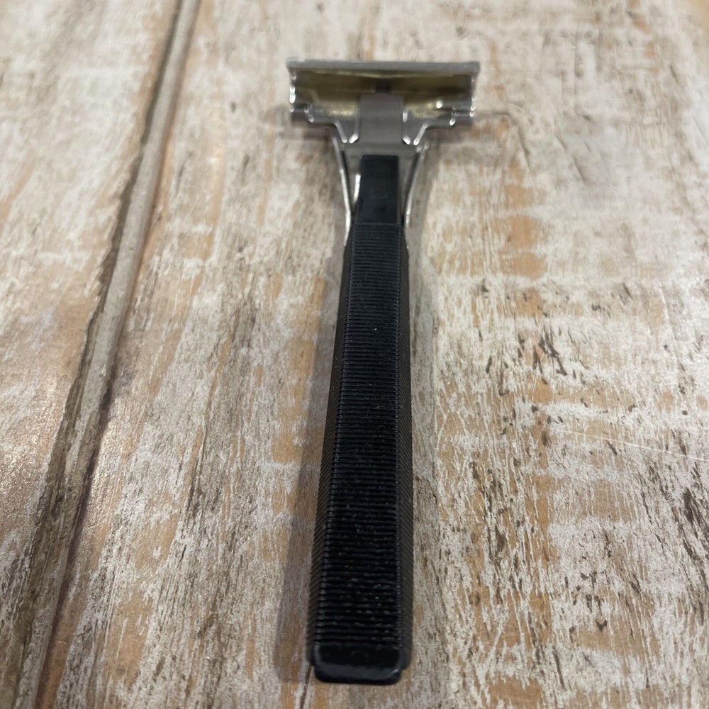 SCHICK Long Black Handle Injector Safety Razor