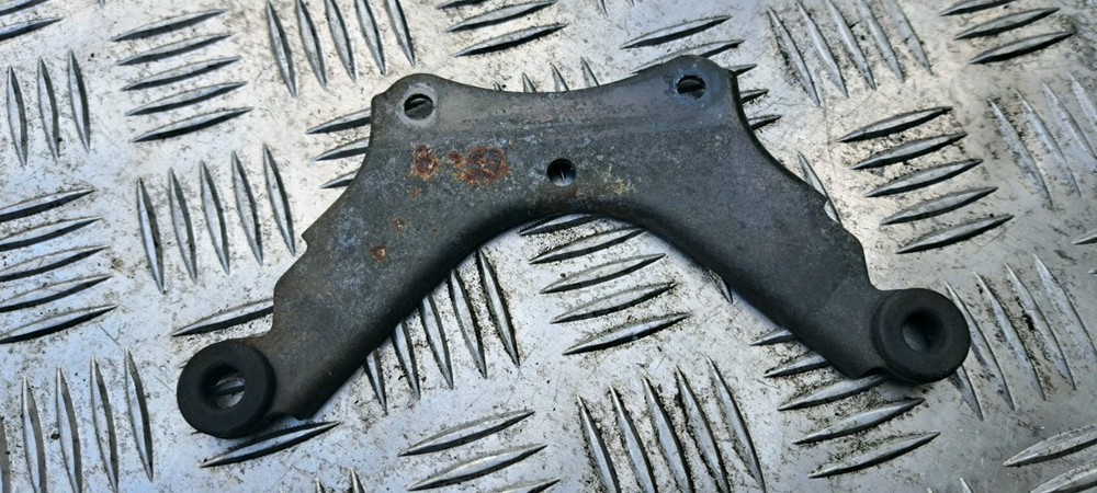 YAMAHA XJ900S DIVERSION 1996 REAR SUPPORT BRACKET FRAME BRACKET.