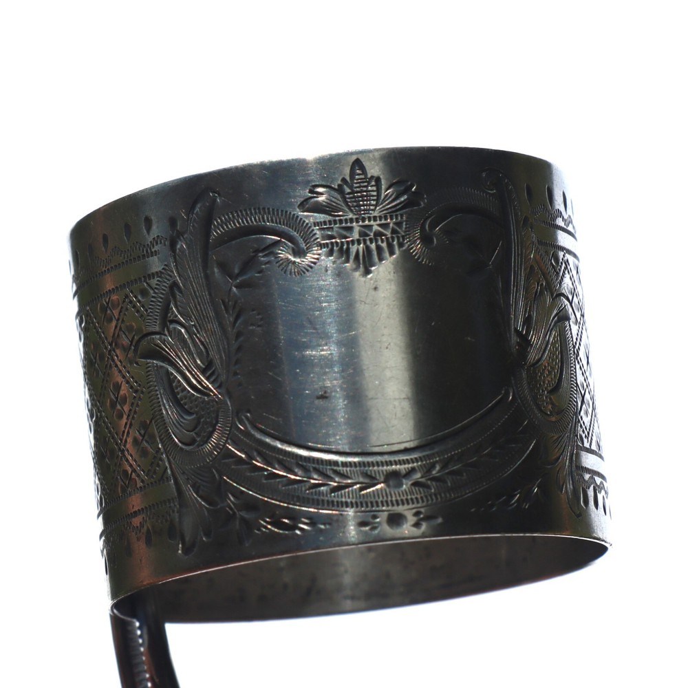 Victorian Sterling Silver Bright Cut Geometric pattern un Engraved Napkin Ring