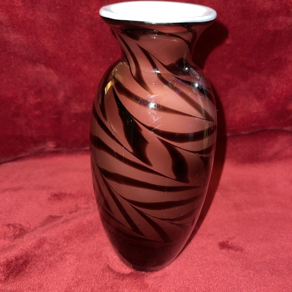 Swirl Vase 8” Heavy with Polished bottom
