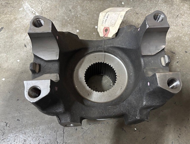 SPICER 170-4-261-1X USED Differential End Yoke