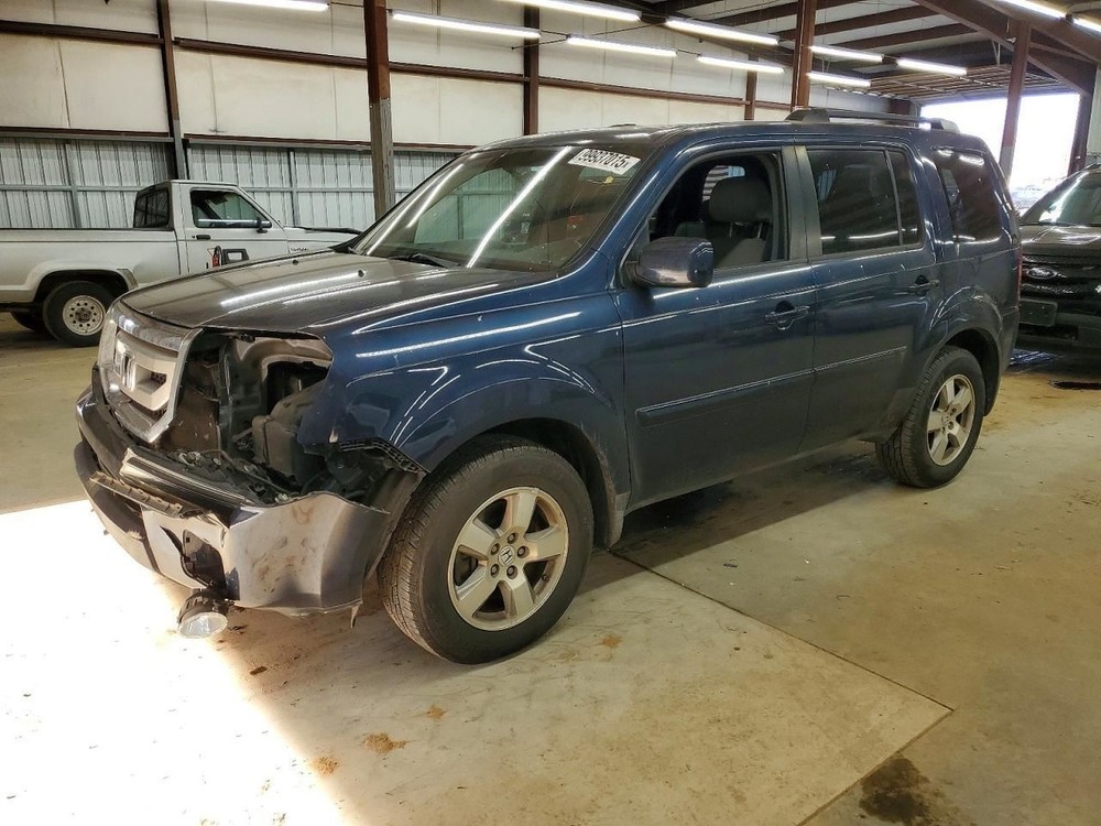 PILOT     2011 Glove Box 4967100