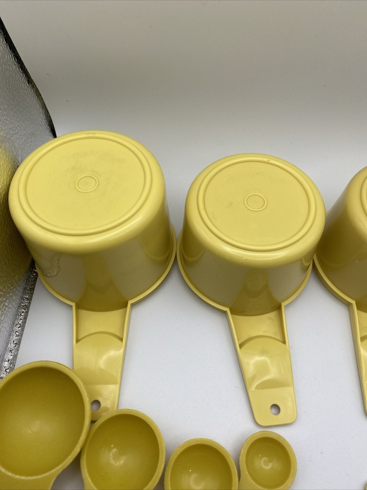 Vintage Tupperware Measuring Cups And Spoons Set Yellow Nesting Stacking 10