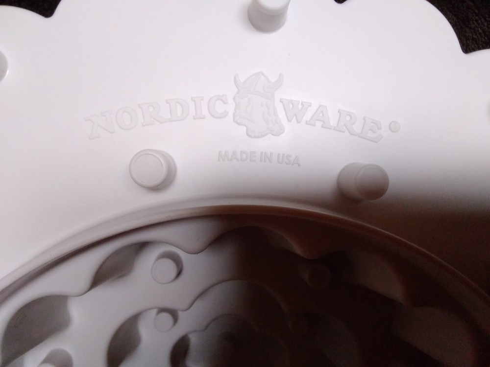 Nordic Ware 3 Tiered Cake Pop Display Stand With Sticks