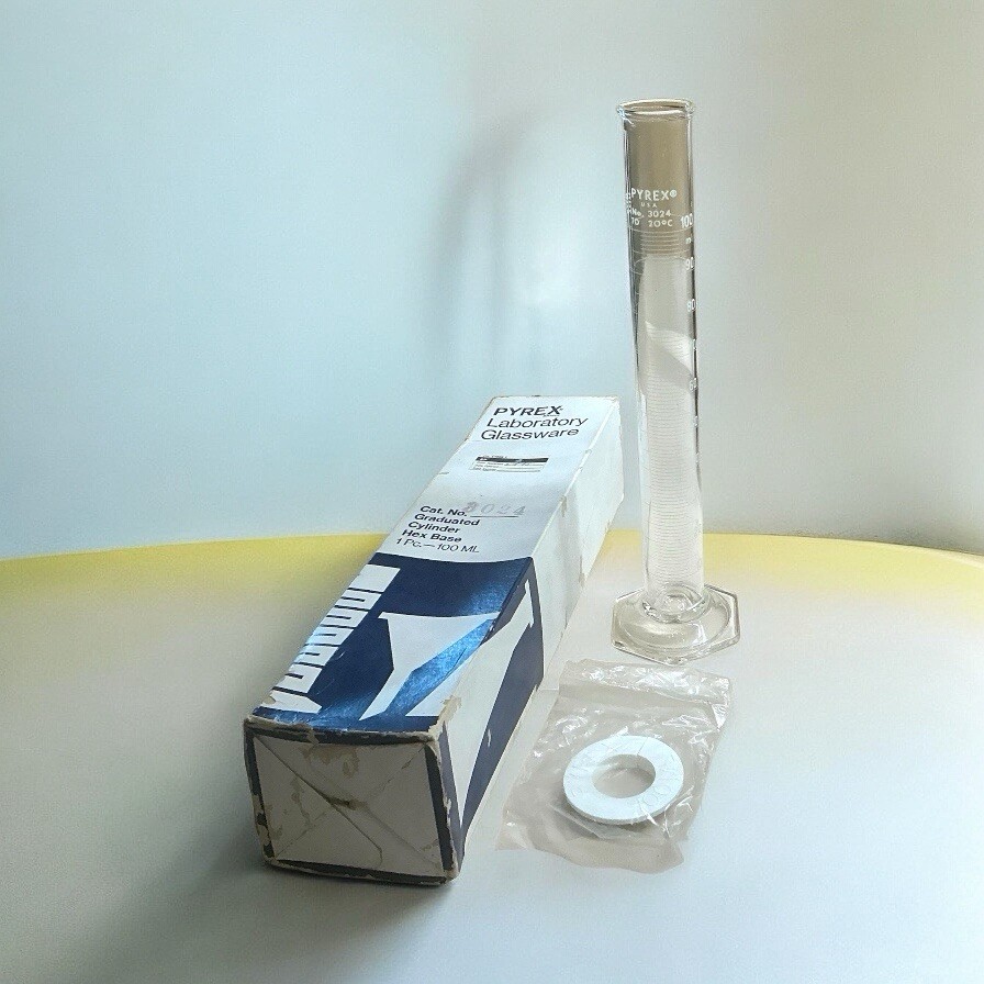 Pyrex Graduated Cylinder Hex Base 100ML White Scale Beaded Top & Pourer No. 8024
