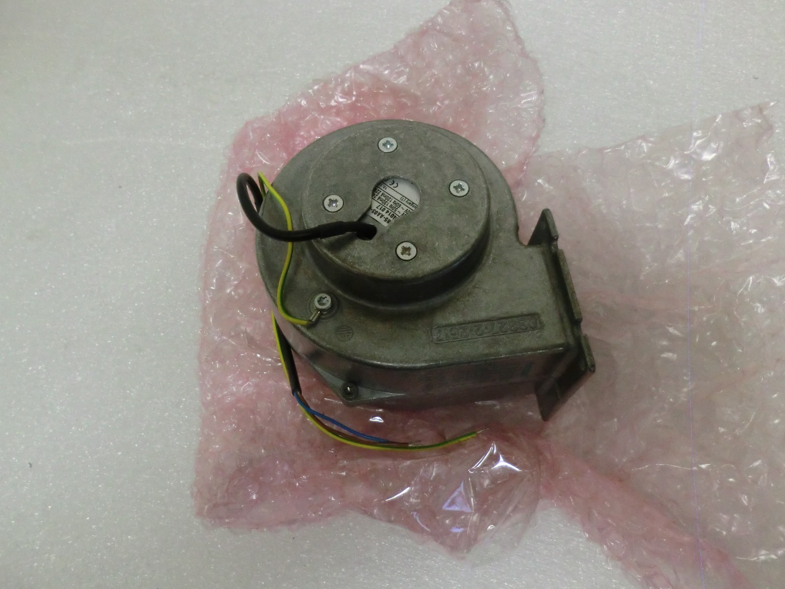 ebmpapst G2S085-AA03-01 Centrifugal Fan Blower 85mm 250VAC 31CFM 03329-2-2517