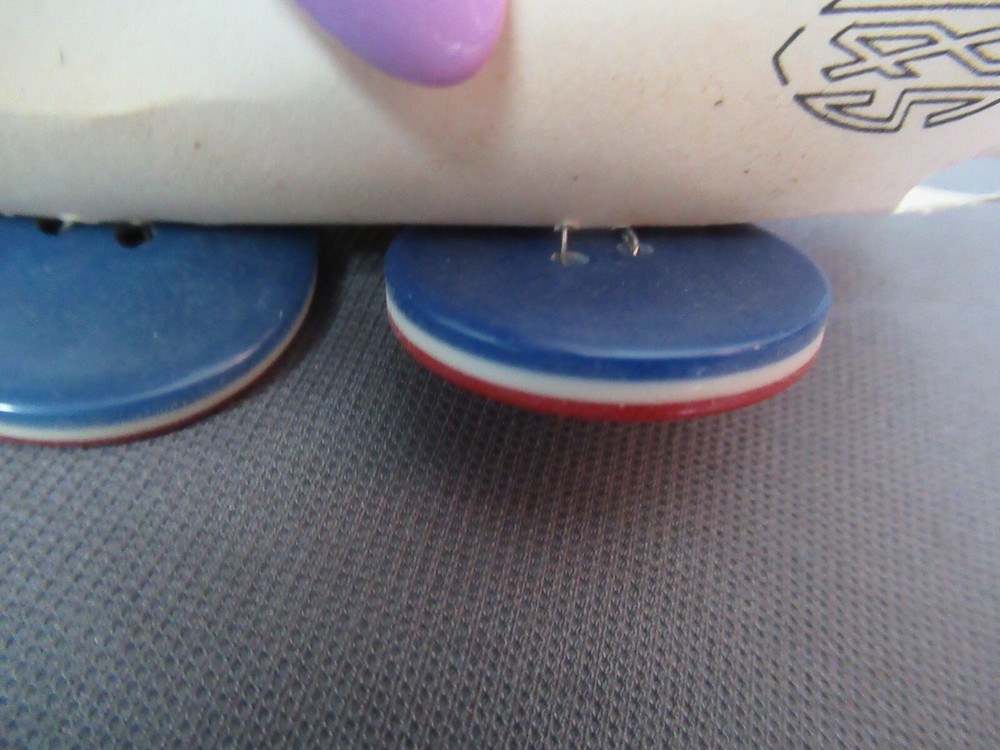 New 2 Red, White & Blue Plastic Buttons - 1" wide each - 71 157