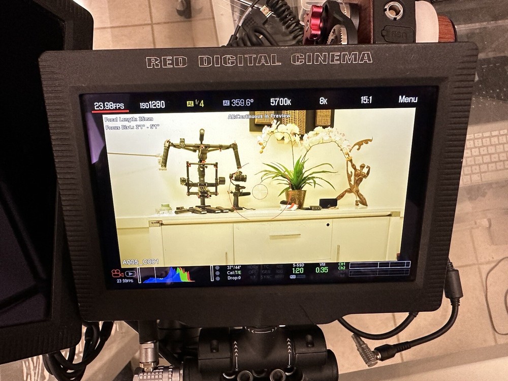 RED Dsmc2 HELIUM 8K EF Mount 7” Red Dsmc Touch Screen