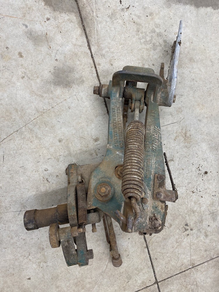 antique western white flyer trap thrower