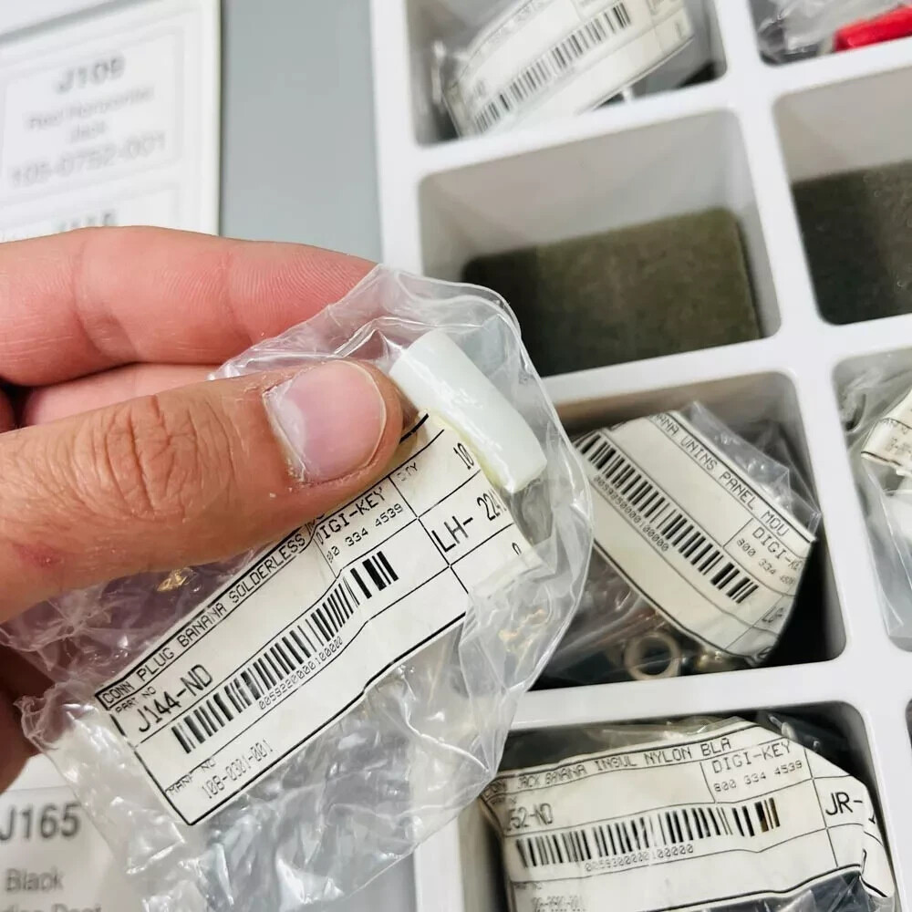 Digi Key J100-KIT-ND Plug, Jack Kit - Jacks, Plugs, Banana Jacks Binding Posts